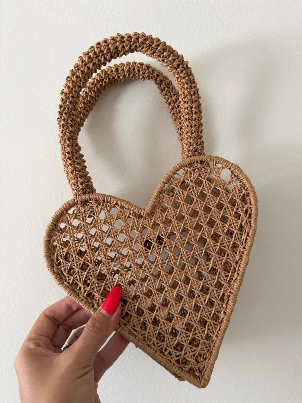 Small heart straw bag